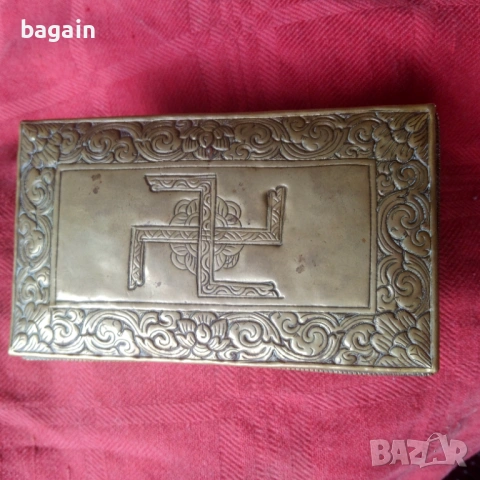 Свастика, кутия, Тибет 