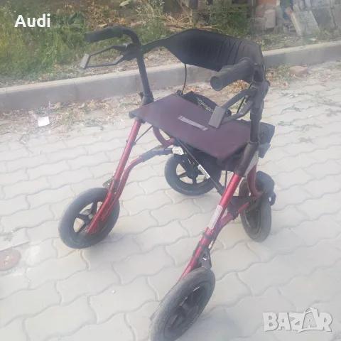 Сгъваема алуминиева проходилка ролатор за възрастни, оперирани, трудно подвижни хора. Марка DIETZ , снимка 4 - Ролатори - 55657142