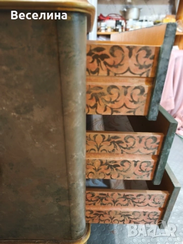 Уникален дървен скрин, снимка 8 - Скринове - 54322816