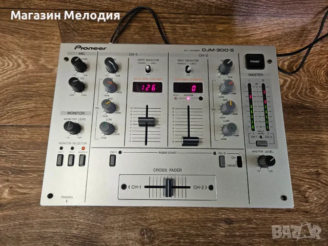 Миксер Pioneer DJM-300-S Silver / Легендарен DJ миксер Pioneer DJM-300-S – Култов аналогов модел с