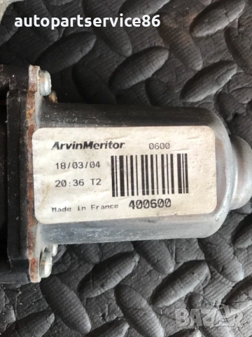 Стъклоповдигач с мотор за предна дясна врата за Nissan Almera Tino (2002-2007), снимка 2 - Части - 54330881