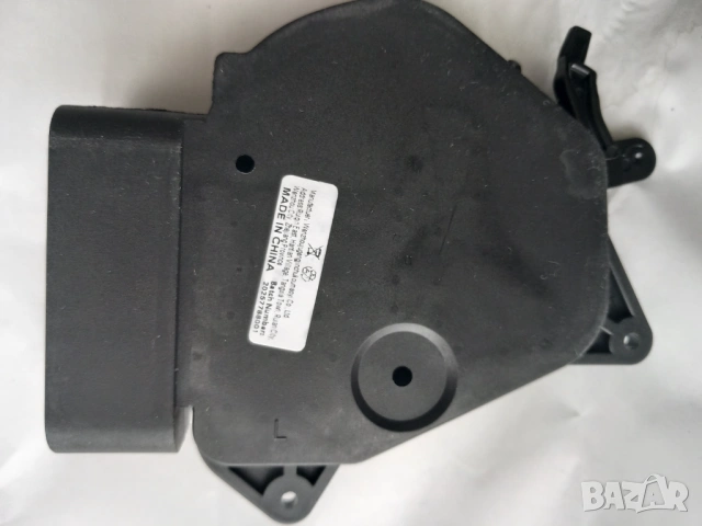 Брава за шофьорска врата на RAV IV - 2