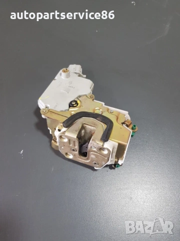 Заключващ механизъм (брава) на предна дясна врата за Nissan Primera P11 (2001)