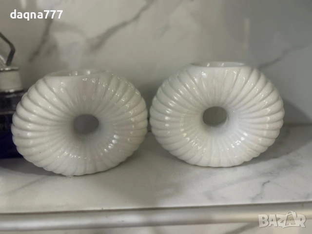 2 броя керамични свещници