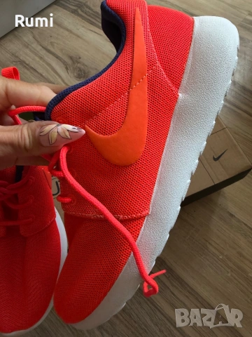 Оригинални нови маратонки NIKE ROSHE RUN! 38,5 н, снимка 4 - Маратонки - 54768288