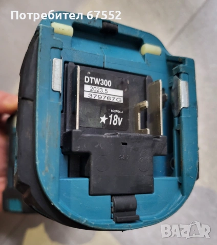 Безчетков гайковерт Makita DTW300. Само тяло и цената е крайна!, снимка 7 - Други инструменти - 53446472
