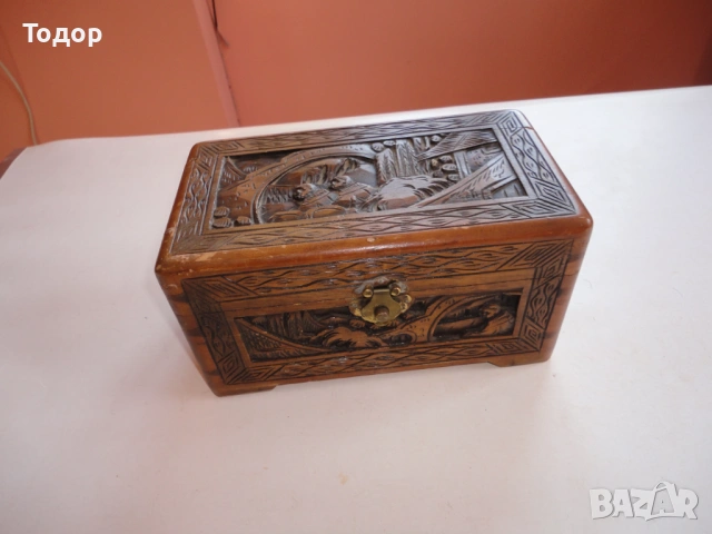 Старинно дървено сандъче ковчеже кутия дърворезба , снимка 12 - Антикварни и старинни предмети - 54087576