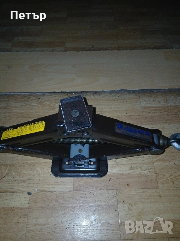 Оргинален крик тойота хйачи бус , снимка 9 - Аксесоари и консумативи - 54076543