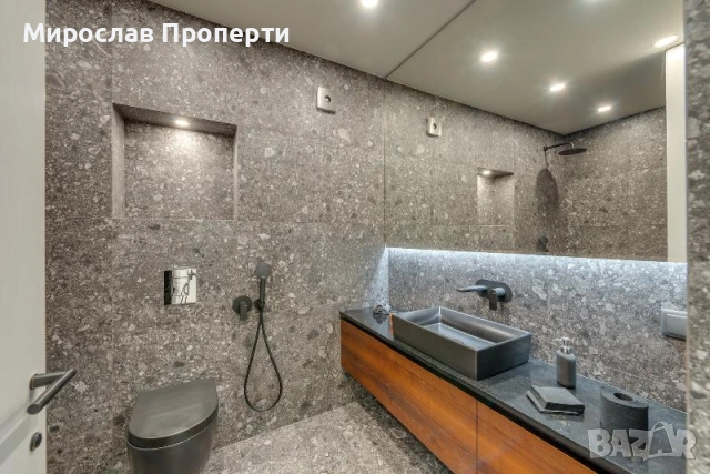 Продаваме Четиристаен апартамент в Свобода, снимка 5 - Апартаменти - 55191584