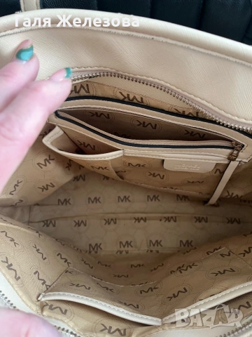 Michael Kors-дамска чанта, снимка 4 - Чанти - 54734544