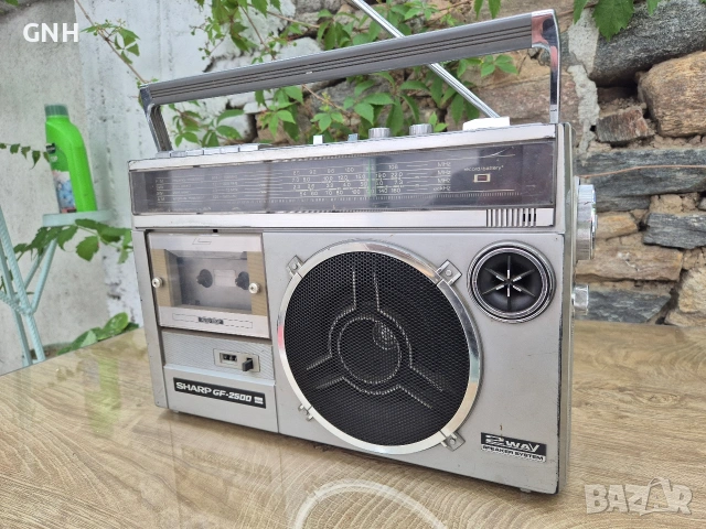 Радиокасетофон Sharp GF-2500Z, снимка 3 - Радиокасетофони, транзистори - 55190460