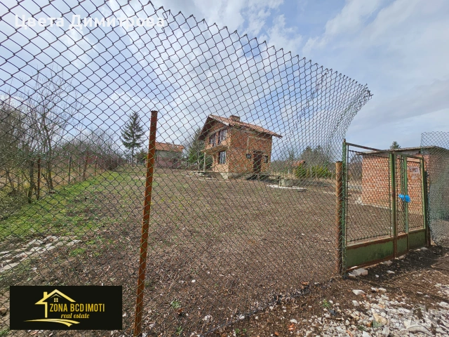 Продаваме къща с голям двор до гр.Сливница -НАМАЛЕНА ЦЕНА , снимка 8 - Къщи - 55113948