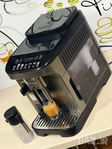 Кафемашина кафе автомат delonghi magnifica evo с гаранция, снимка 2 - Кафемашини - 54156333