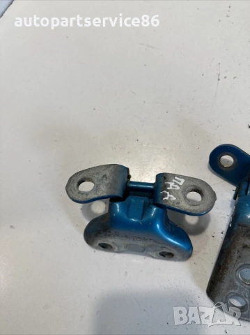 Панта за предна дясна врата долна и горна за Toyota Prius 1.8 Hybrid (2018), снимка 3 - Части - 54216486