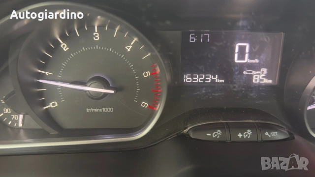Peugeot 208 1.6HDI EURO 6b, снимка 15 - Автомобили и джипове - 54453910