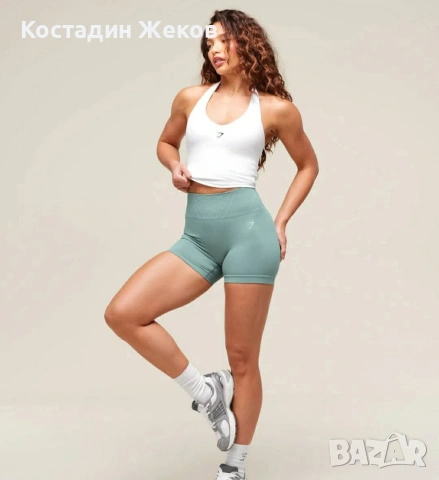  Нов дамски оригинален бял кроп топ Gymshark Halter Neck Cami with Shelf , снимка 5 - Корсети, бюстиета, топове - 54527232