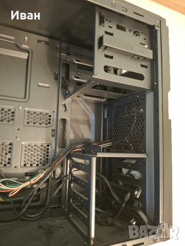 Кутия Zalman Z1, снимка 8 - Захранвания и кутии - 53990696