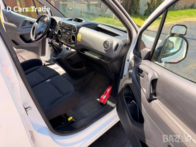 Citroen Berlingo 1.6 бензин 90кс 2010г сервизна книжка, снимка 8 - Автомобили и джипове - 54462723