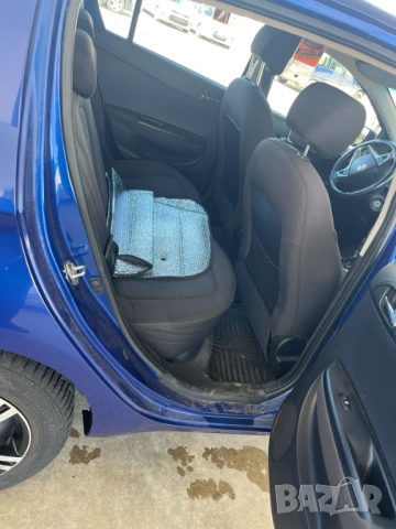 Продавам ХЮНДАЙ И20 HYUNDAI I20 10.2010г. 1.2 + ГАЗ 78к.с., снимка 10 - Автомобили и джипове - 25081582