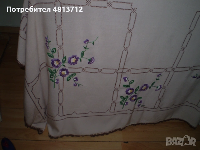 Винтидж ръчно бродирана покривка за маса флорални мотиви, снимка 2 - Антикварни и старинни предмети - 54686252