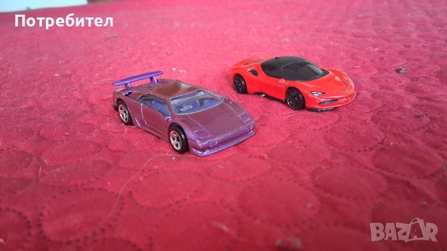 Hot wheels: Ferrari, Lamborghini