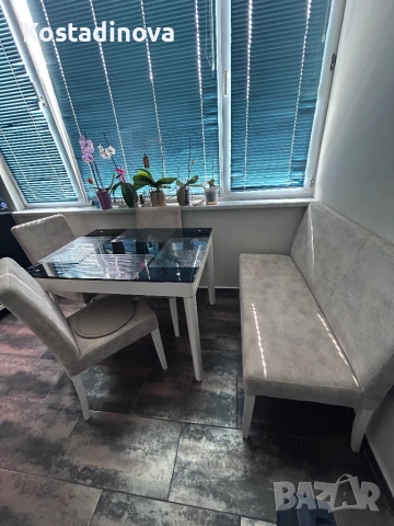 Продавам разтегателна  трапезна маса 