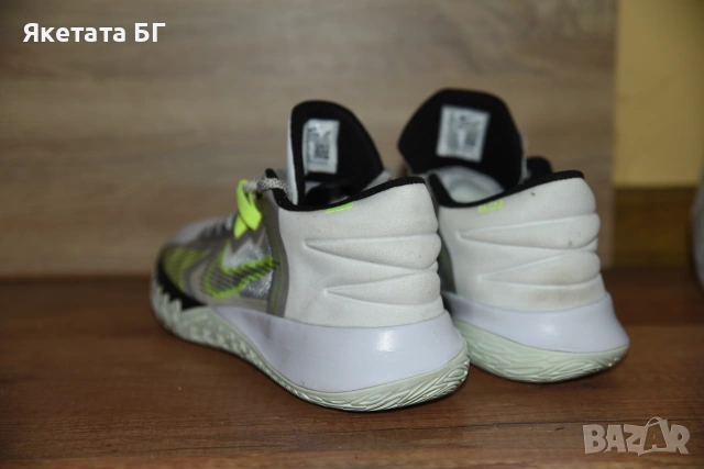  Nike KYRIE FLYTRAP V оригинални маратонки размер 45,5, снимка 4 - Маратонки - 54987263