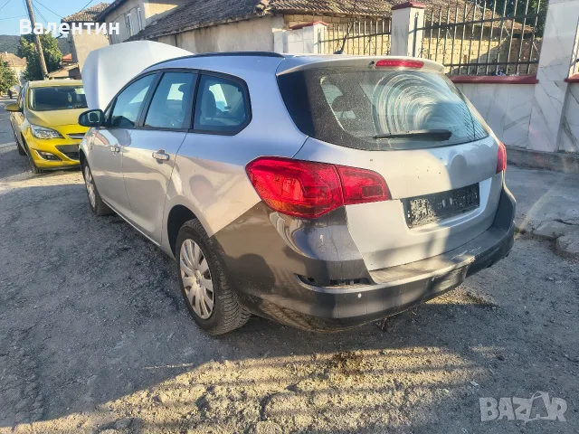 Opel Astra J 1,6 CDTI B16DTH, снимка 8 - Автомобили и джипове - 55683459