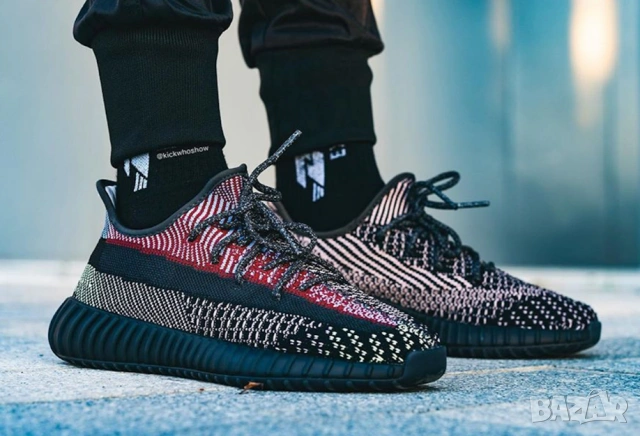 Adidas Yeezy Boost 350 V2 Yecheil номер 43 1/3 оригинални маратонки , снимка 3 - Маратонки - 54623257