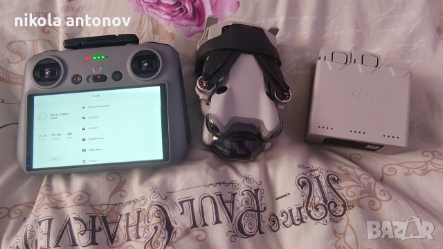 дрон DJI mini 4 pro fly more combo със 128 gb микро СД карта , снимка 2 - Дронове и аксесоари - 54360495