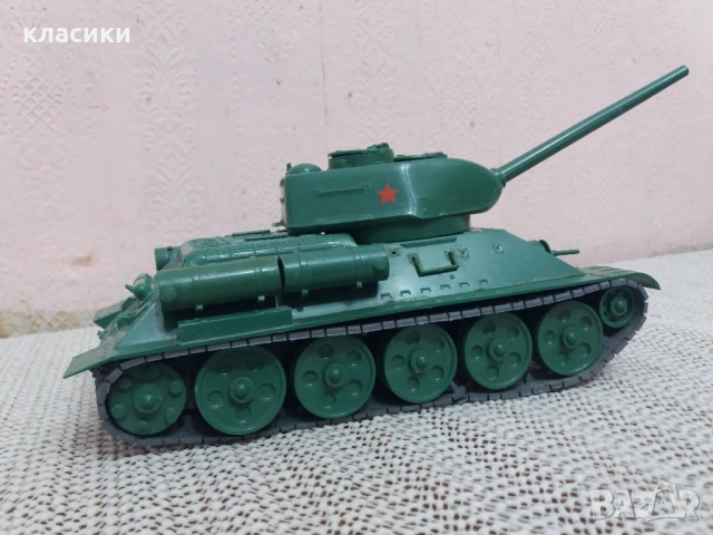 Макет на танк Т-34.