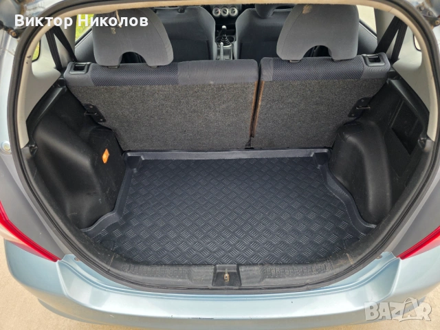 Honda Jazz 1.2i, 2006 г. Климатик / Бензин / Обслужена, снимка 10 - Автомобили и джипове - 54467008