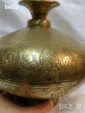 Автентичен индийски ритуален съд Чамбу (Chambu), изработен от дебел и масивен месинг., снимка 5 - Антикварни и старинни предмети - 54649395