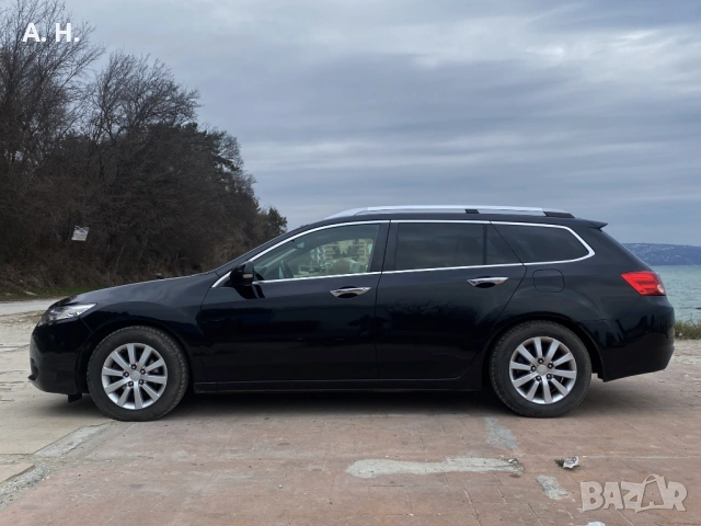 Honda Accord Tourer 2. 2 i-DTEC | FACELIFT Lifestyle | Автоматик , снимка 8 - Автомобили и джипове - 54900951