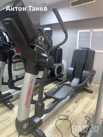 Кростренажор Life fitness 95X Discover НЕ работещ дисплей .