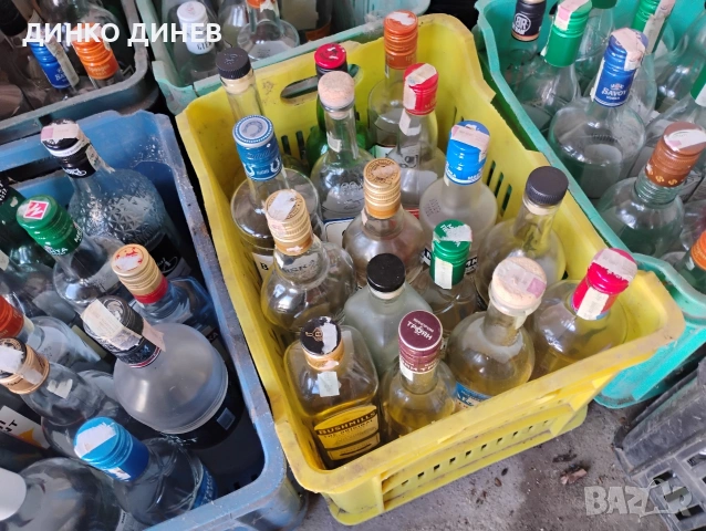 Стъклени бутилки, снимка 5 - Буркани, бутилки и капачки - 54158479