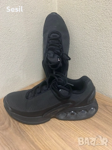 Оригинални маратонки Nike DN, снимка 2 - Маратонки - 55255499
