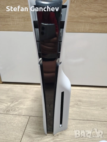 Продавам ps5 в отлично състояние с 10 игри