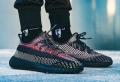 Adidas Yeezy Boost 350 V2 Yecheil номер 43 1/3 оригинални маратонки , снимка 3