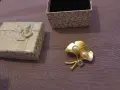 Елегантна дамска брошка Tripin’ Gentle chic TGC Model 80 нова в кутия, снимка 3