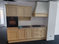 Чисто нова дървена кухня с уреди, снимка 2
