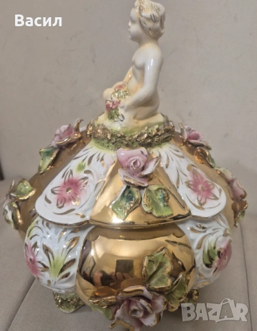 Голяма италианска порцеланова бонбониера с капак – стил Capodimonte, снимка 2 - Антикварни и старинни предмети - 54136078