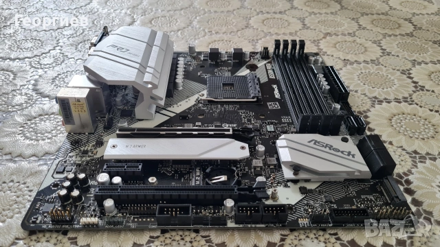 Дънна платка ASRock B550M Pro4, снимка 5 - Дънни платки - 55218587