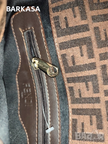 Дамска чанта Фенди , снимка 3 - Чанти - 54313994