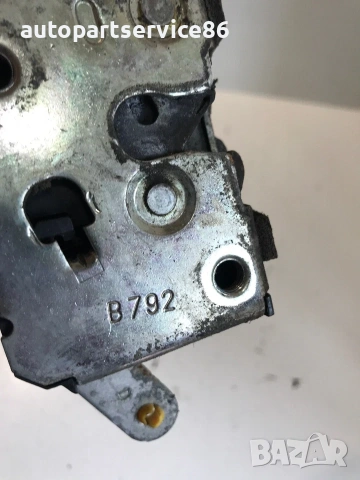 Заключващ механизъм на задна дясна врата за Alfa Romeo 147 1.9 JTD (2004) B792, снимка 2 - Части - 54978158