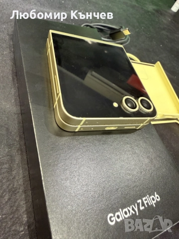 Продавам Samsung Z Flip 6
