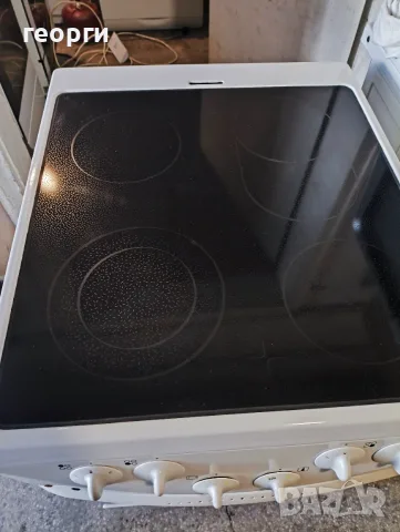 Готварска печка Gorenje (50 см) – Керамичен плот с 2 разширяеми зони, снимка 2 - Печки, фурни - 55394959