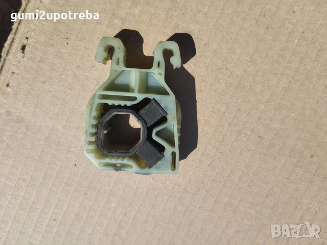 Тампон Скоба Радиатор 5Q121367G Volkswagen Passat B9 1.5 eTSI 150кс 2024г, снимка 2 - Части - 55134770