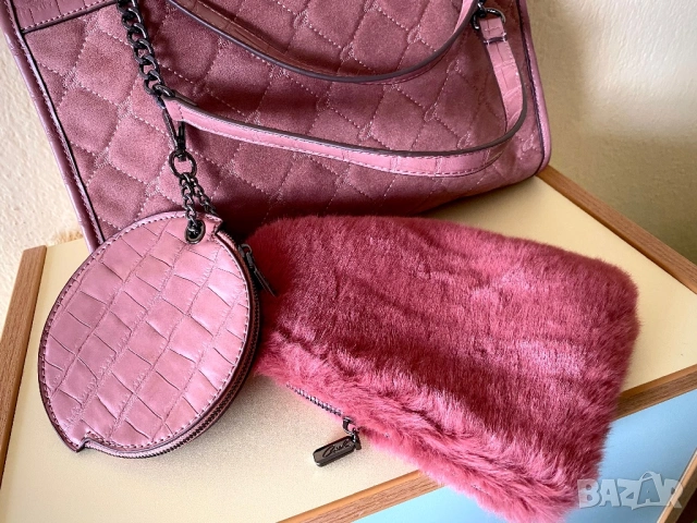 НОВА чанта Axel с аксесоари, снимка 2 - Чанти - 54033076