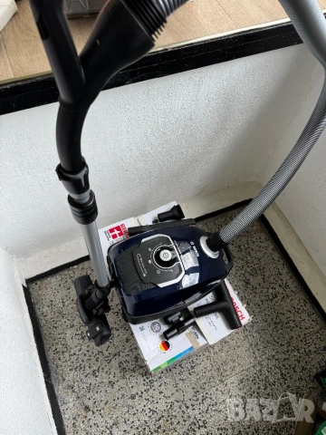 Прахосмукачка с Торба Bosch Series 8 BGL8XPER 700W, Тиха, XXL Накрайници, Дълъг Кабел!, снимка 5 - Прахосмукачки - 54173819
